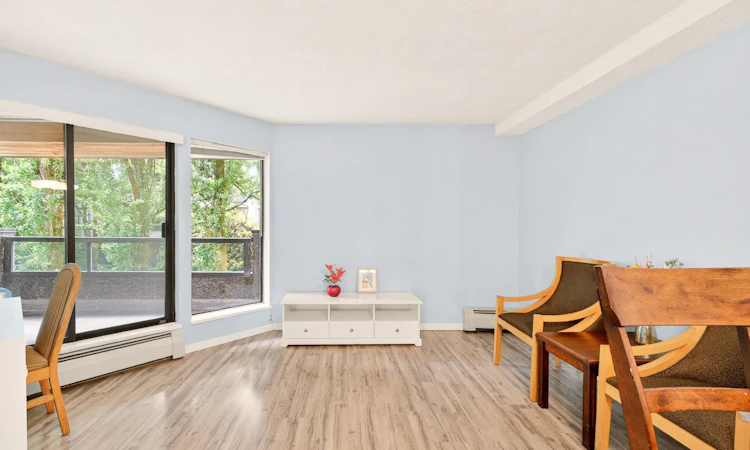 102-8460 Ackroyd Road