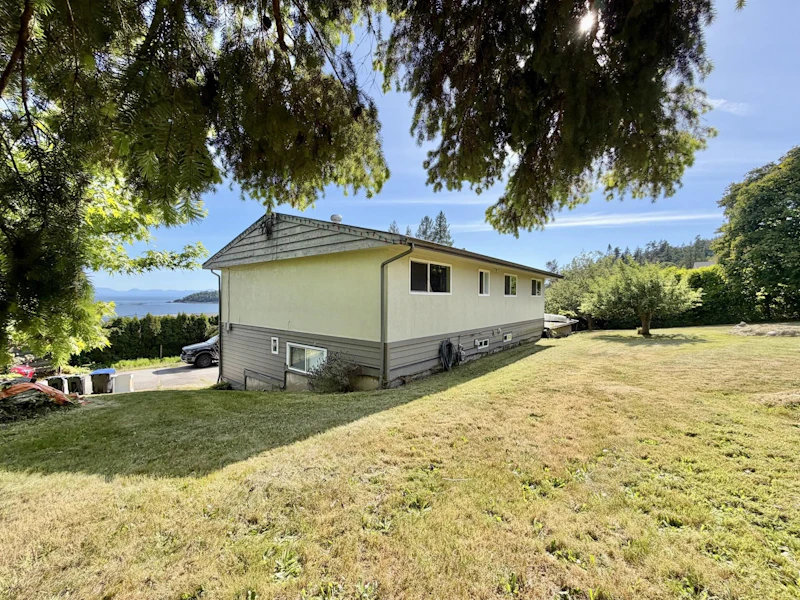 5439 Mason Road, Sechelt BC