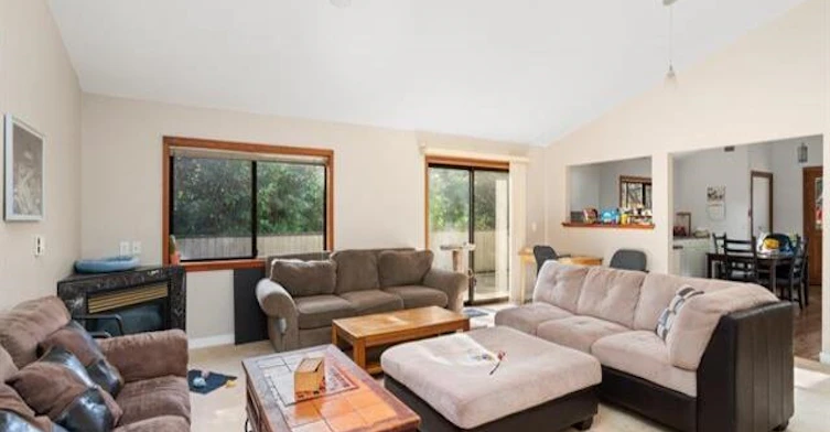 13708 20 Avenue, Surrey, BC, V4A 1Z7