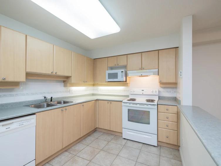 104-15150 29a Avenue, Surrey, BC, V4P 3B1 - 4