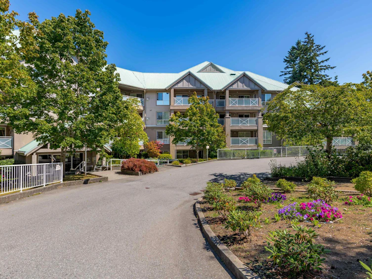 104-15150 29a Avenue, Surrey, BC, V4P 3B1