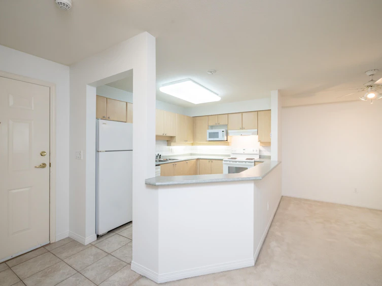 104-15150 29a Avenue, Surrey, BC, V4P 3B1 - 3