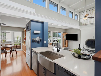 7268 York Crescent - 5