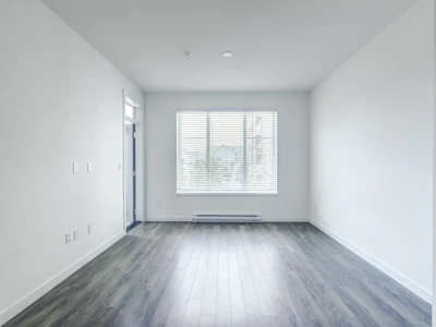 215-15825 85 Avenue - 4