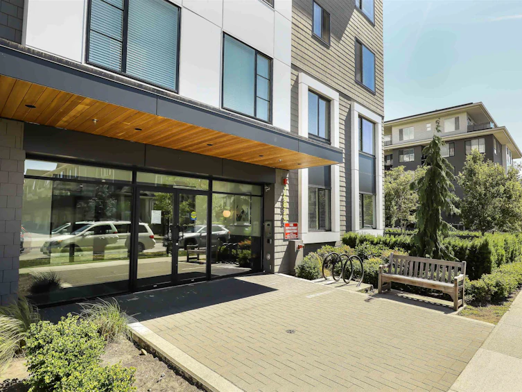 215-15825 85 Avenue, Surrey, BC, V4N 6W9