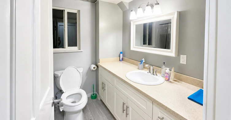 748x 19th Ave, Vancouver, BC, V5C 0N1 - 3