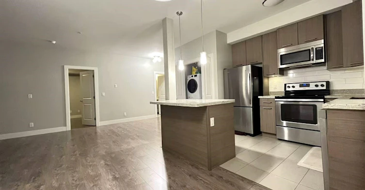 305-7377 14th Avenue, Burnaby, BC, V3N 1Z7 - 3