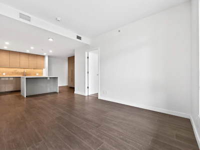606-4168 Lougheed Highway - 2