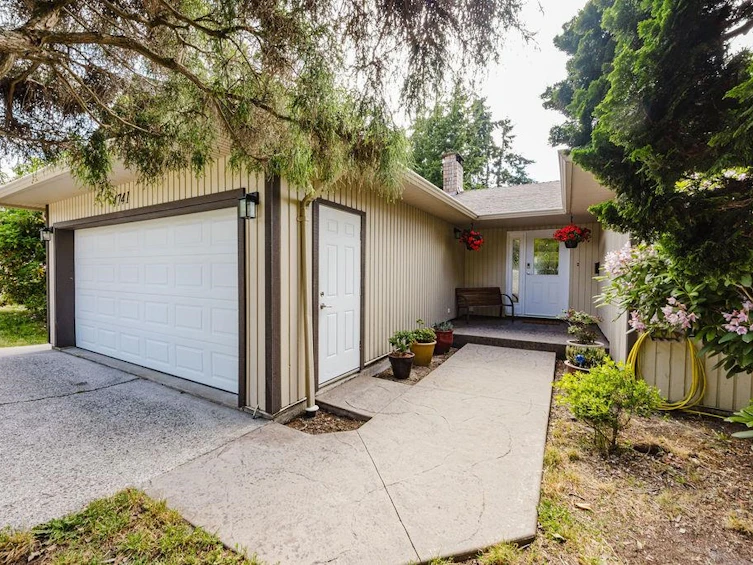 4741 Fir Road, Sechelt, BC, V7Z 0B4 - 4