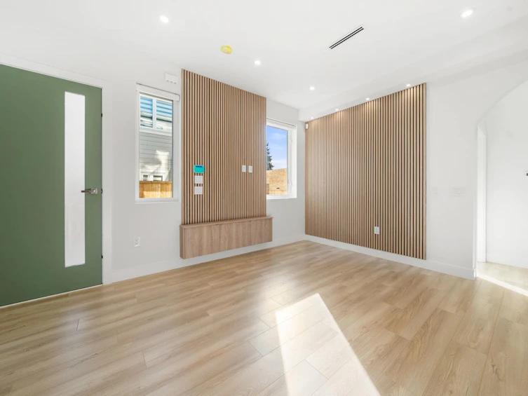 1-3583 Haida Street, Vancouver, BC, V5M 3Y9