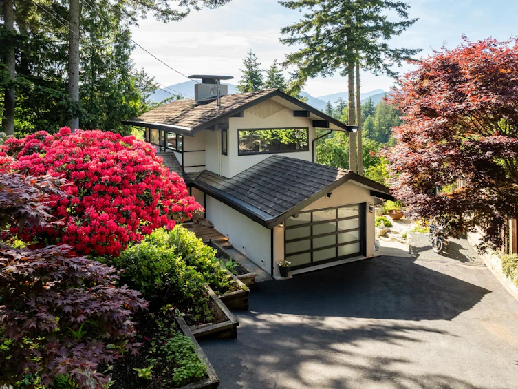 6485 Madrona Crescent, West Vancouver, BC, V7W 2J7