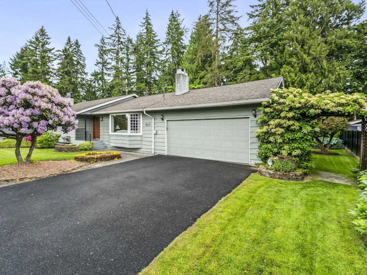927 Selkirk Crescent, Coquitlam, BC, V3J 6E4 - 2