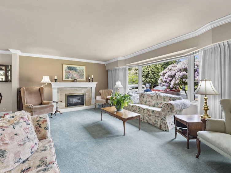 927 Selkirk Crescent, Coquitlam, BC, V3J 6E4 - 3