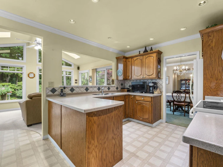 927 Selkirk Crescent, Coquitlam, BC, V3J 6E4 - 12
