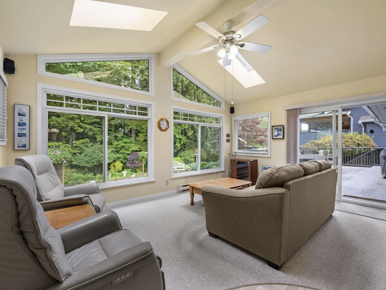927 Selkirk Crescent, Coquitlam, BC, V3J 6E4 - 8
