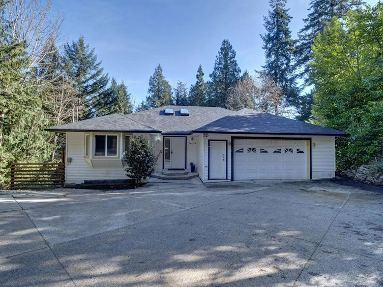 7629 Redrooffs Road, Halfmoon Bay, BC, V7Z 1C4