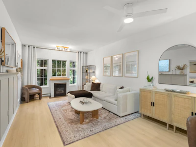 109-1369 56 Street - 3
