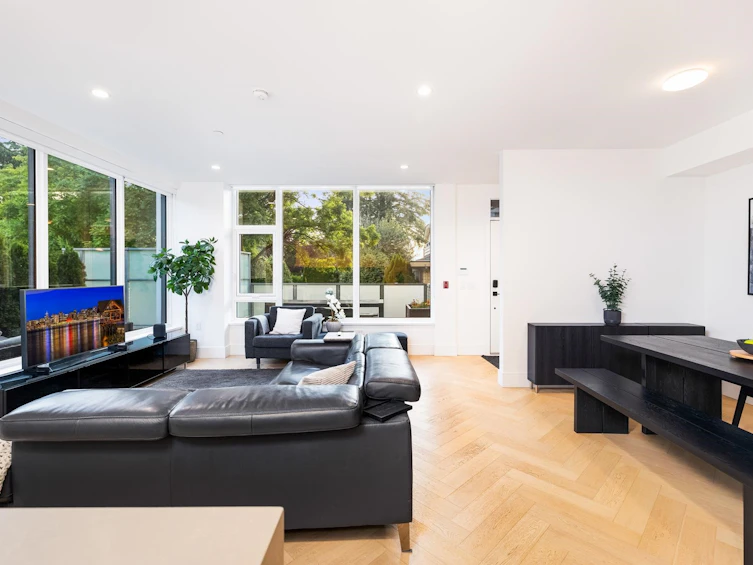 601 W 31st Avenue, Vancouver, BC, V5Z 0J7 - 2