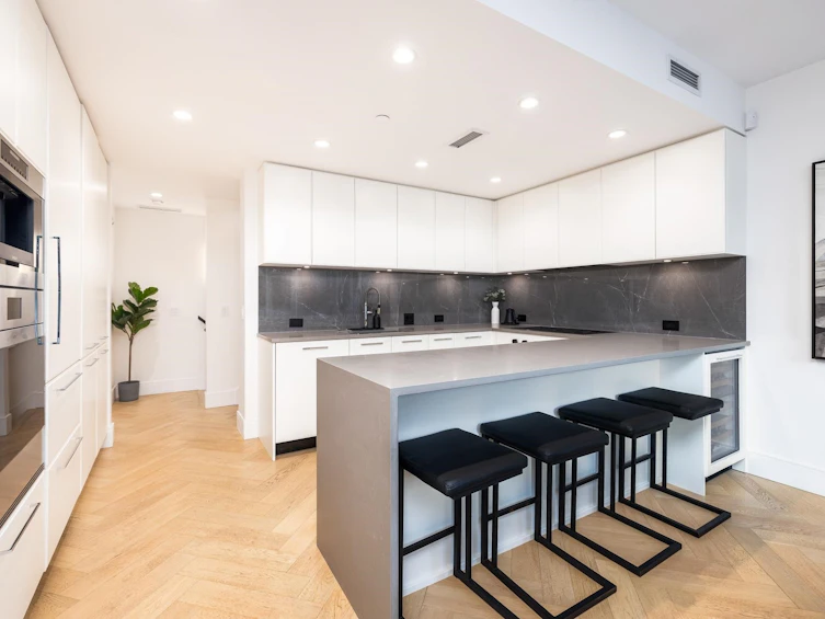 601 W 31st Avenue, Vancouver, BC, V5Z 0J7 - 8