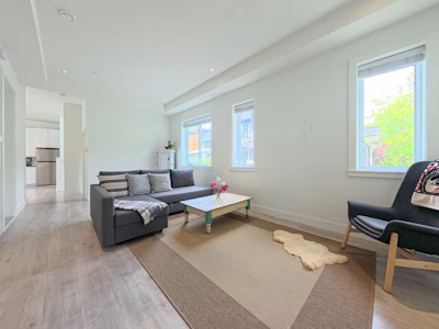 5855 St. George Street - 4