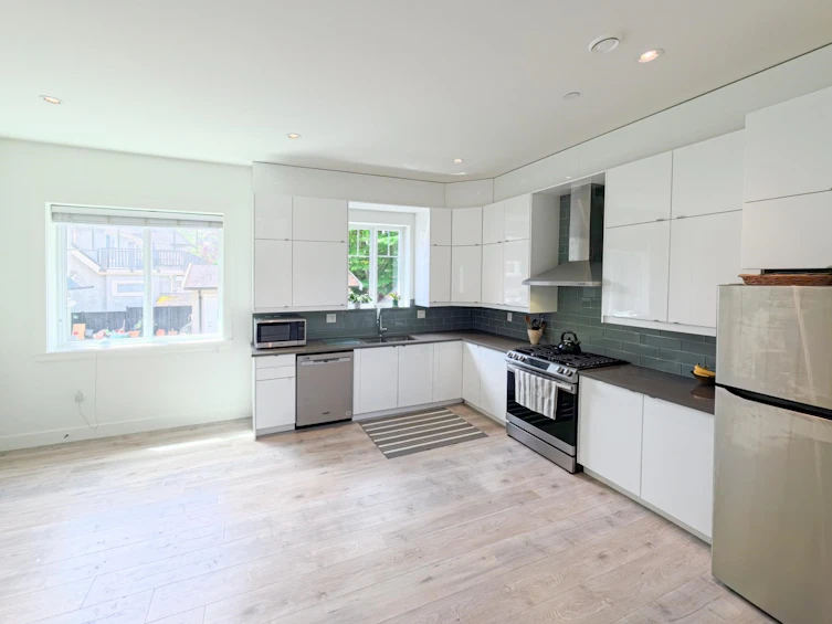 5855 St. George Street, Vancouver, BC, V5W 2Y4 - 8