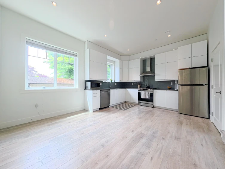 5855 St. George Street, Vancouver, BC, V5W 2Y4 - 6
