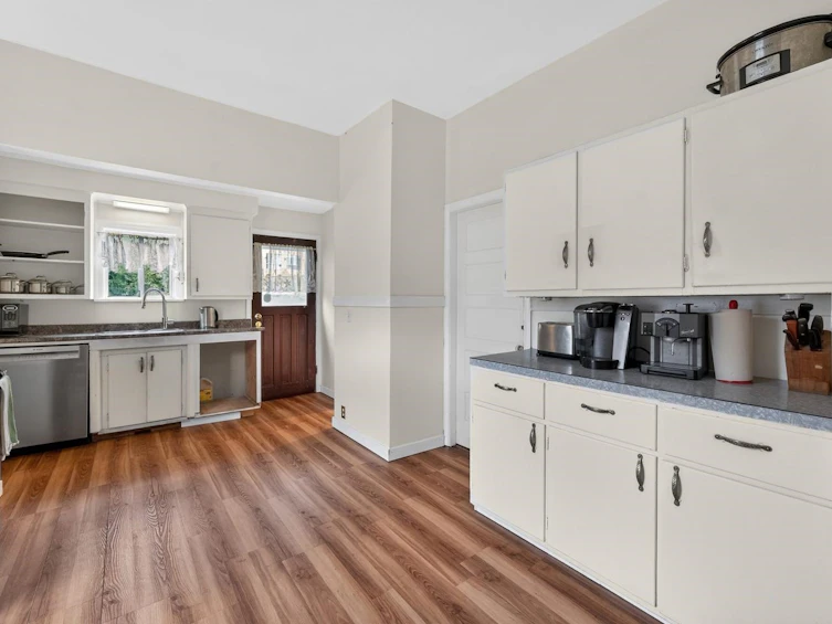 3450 Welwyn Street, Vancouver, BC, V5N 2Y7 - 13