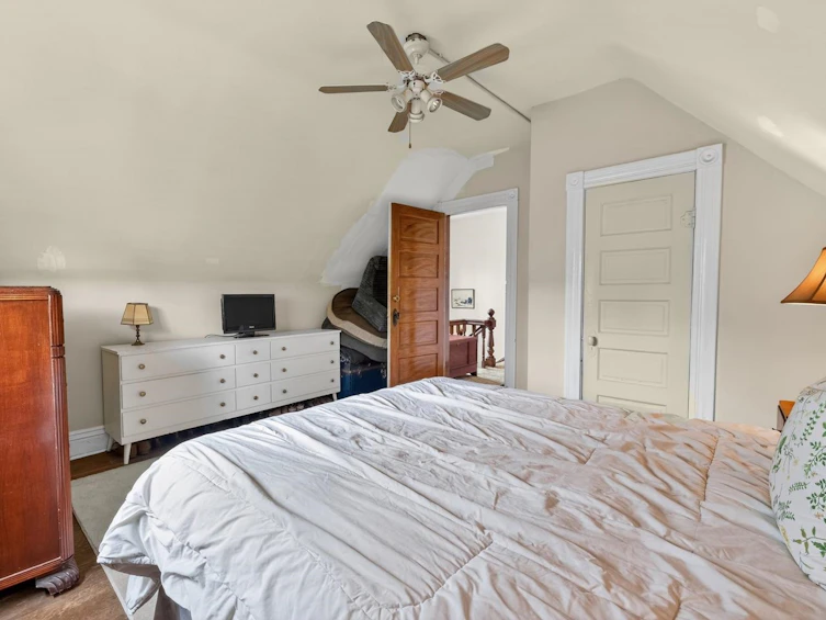 3450 Welwyn Street, Vancouver, BC, V5N 2Y7 - 23