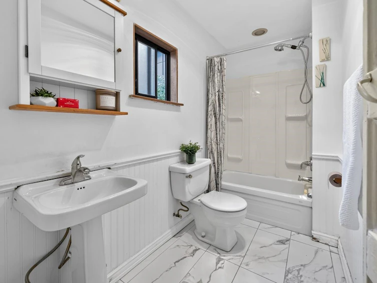 3450 Welwyn Street, Vancouver, BC, V5N 2Y7 - 18