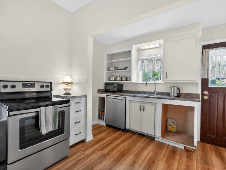 3450 Welwyn Street, Vancouver, BC, V5N 2Y7 - 14