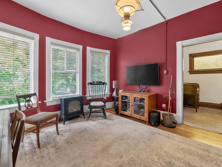 3450 Welwyn Street, Vancouver, BC, V5N 2Y7 - 3