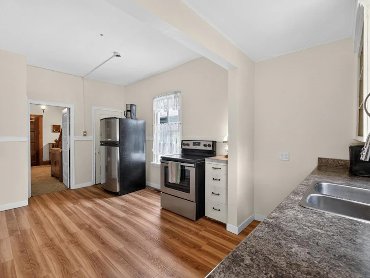 3450 Welwyn Street, Vancouver, BC, V5N 2Y7 - 15