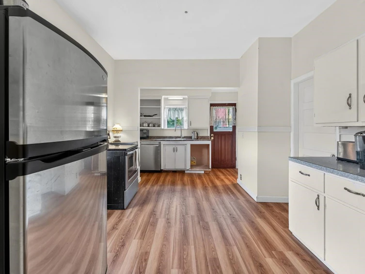 3450 Welwyn Street, Vancouver, BC, V5N 2Y7 - 11