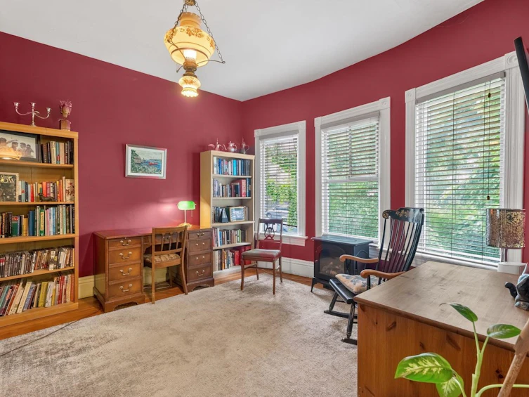 3450 Welwyn Street, Vancouver, BC, V5N 2Y7 - 2