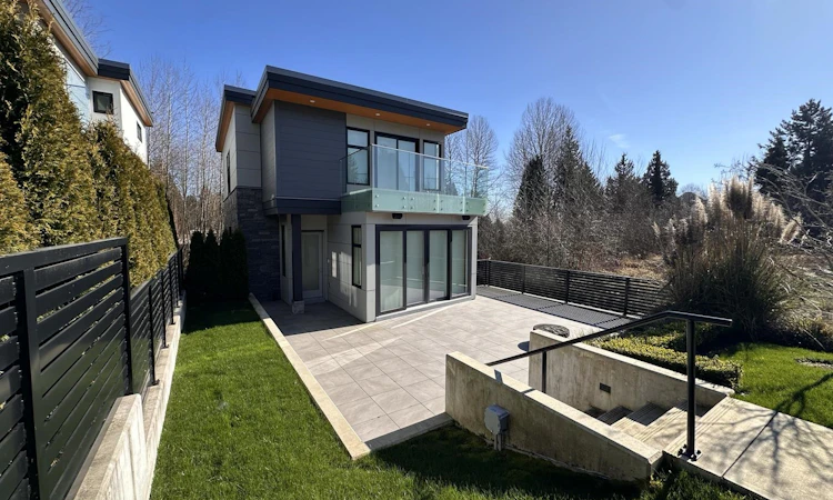 592 Arthur Erickson Place
