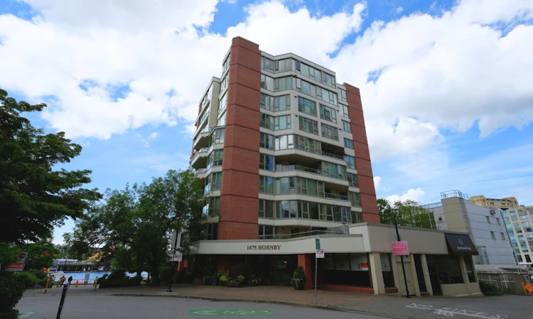 203-1675 Hornby Street