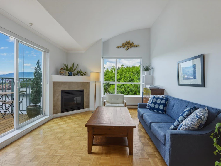 402-1617 Grant Street, Vancouver, BC, V5L 2Y4 - 2