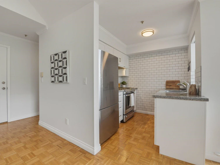 402-1617 Grant Street, Vancouver, BC, V5L 2Y4 - 12