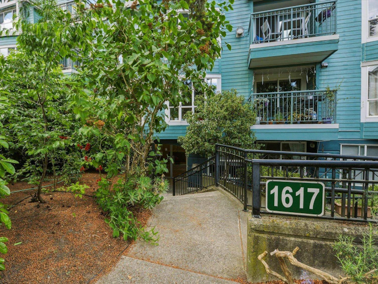 402-1617 Grant Street, Vancouver, BC, V5L 2Y4 - 28