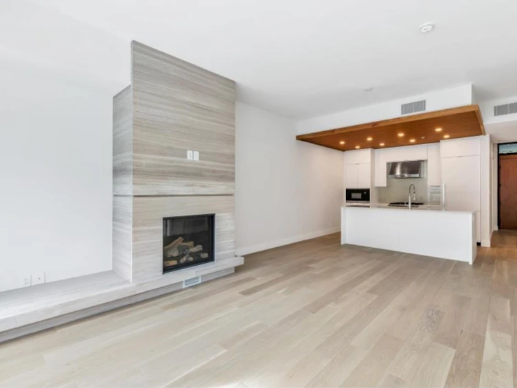 205-6707 Nelson Avenue, West Vancouver, BC, V7W 0A4 - 3