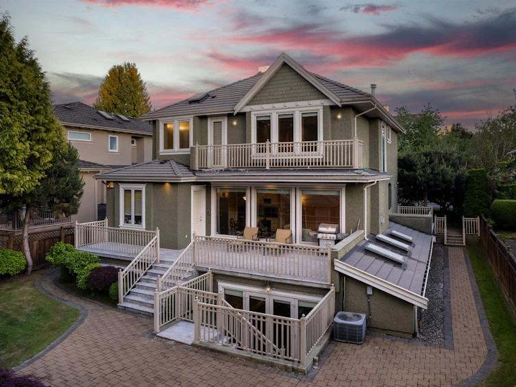 2155 W 37th Avenue, Vancouver, BC, V6M 1N9 - 37