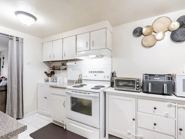 239-7447 140 Street, Surrey, BC, V3W 6G5 - 10