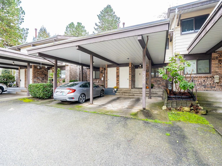 239-7447 140 Street, Surrey, BC, V3W 6G5 - 4