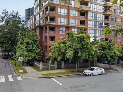 208-5288 Melbourne Street - 3