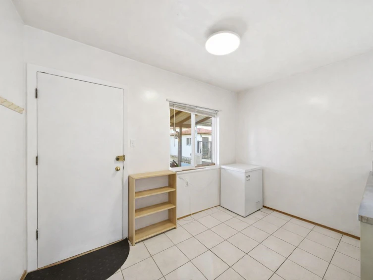 5679 Clinton Street, Burnaby, BC, V5J 2M2 - 12