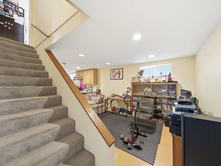 5679 Clinton Street, Burnaby, BC, V5J 2M2 - 29