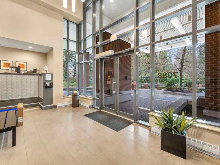 2902-7088 18th Avenue, Burnaby, BC, V3N 0A2 - 18