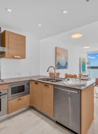 819 8080 Cambie Road
