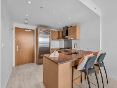 819-8080 Cambie Road - 4