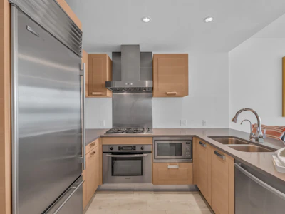 819-8080 Cambie Road - 3